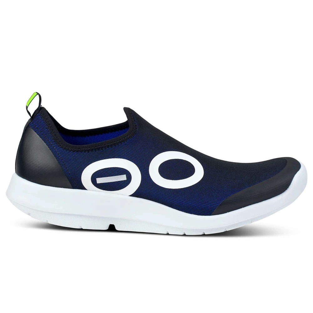 OOFOS® (Men's 9) OOMG™ Sport Casual Shoe in White/Navy - $140